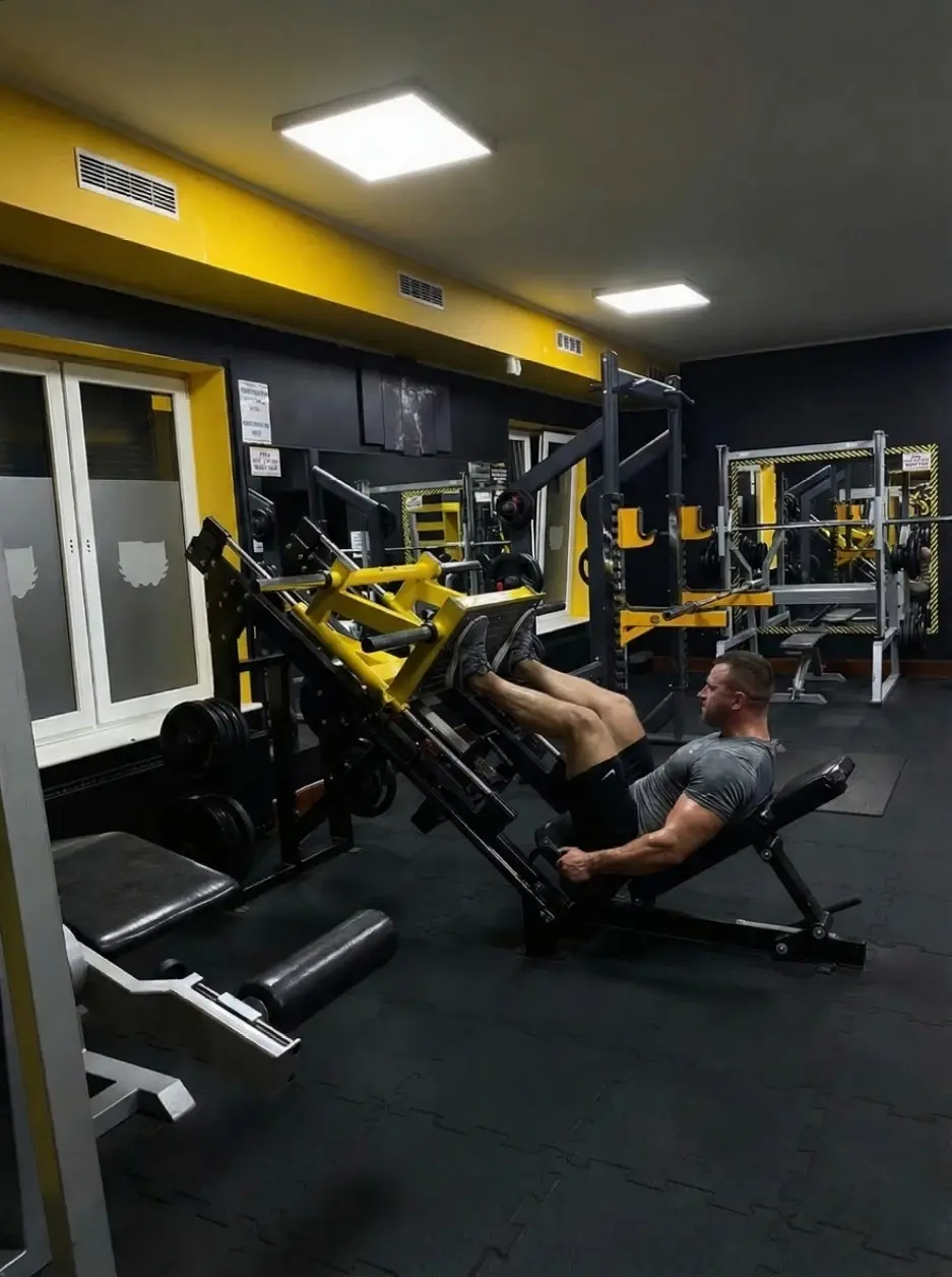 Osoba podnosząca ciężary